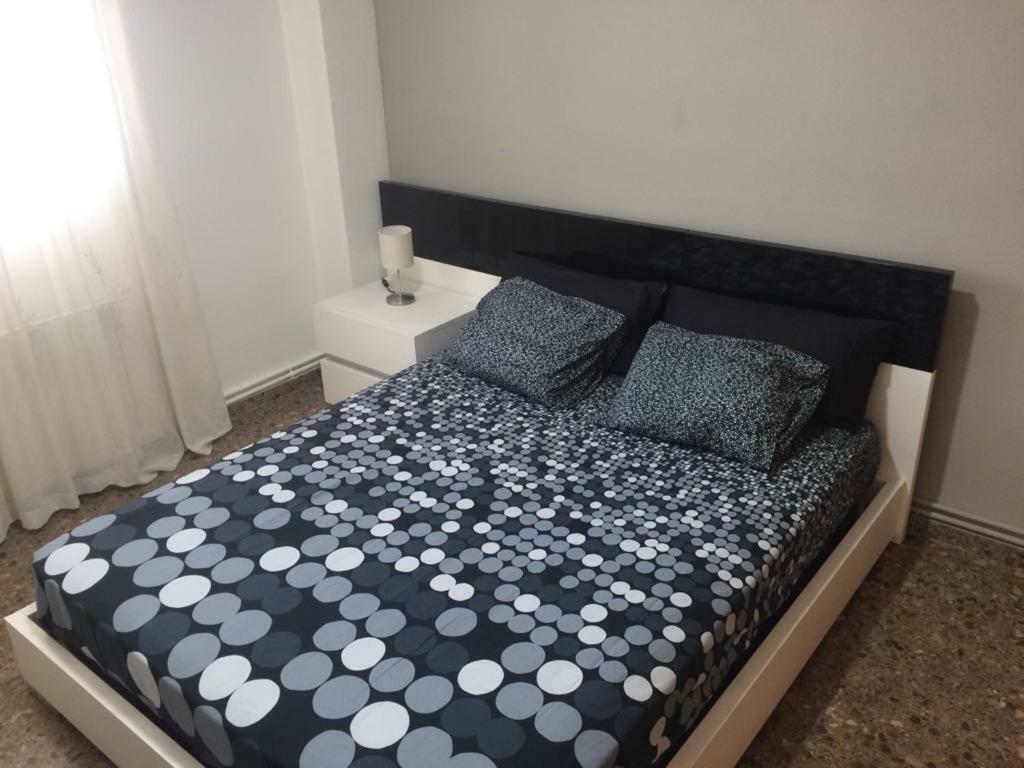 Appartement Amplio Y Comodo Apartamento Con Parking à Valence Extérieur photo