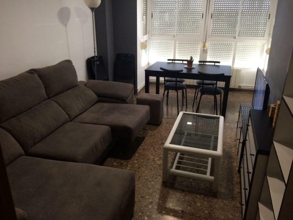 Appartement Amplio Y Comodo Apartamento Con Parking à Valence Extérieur photo